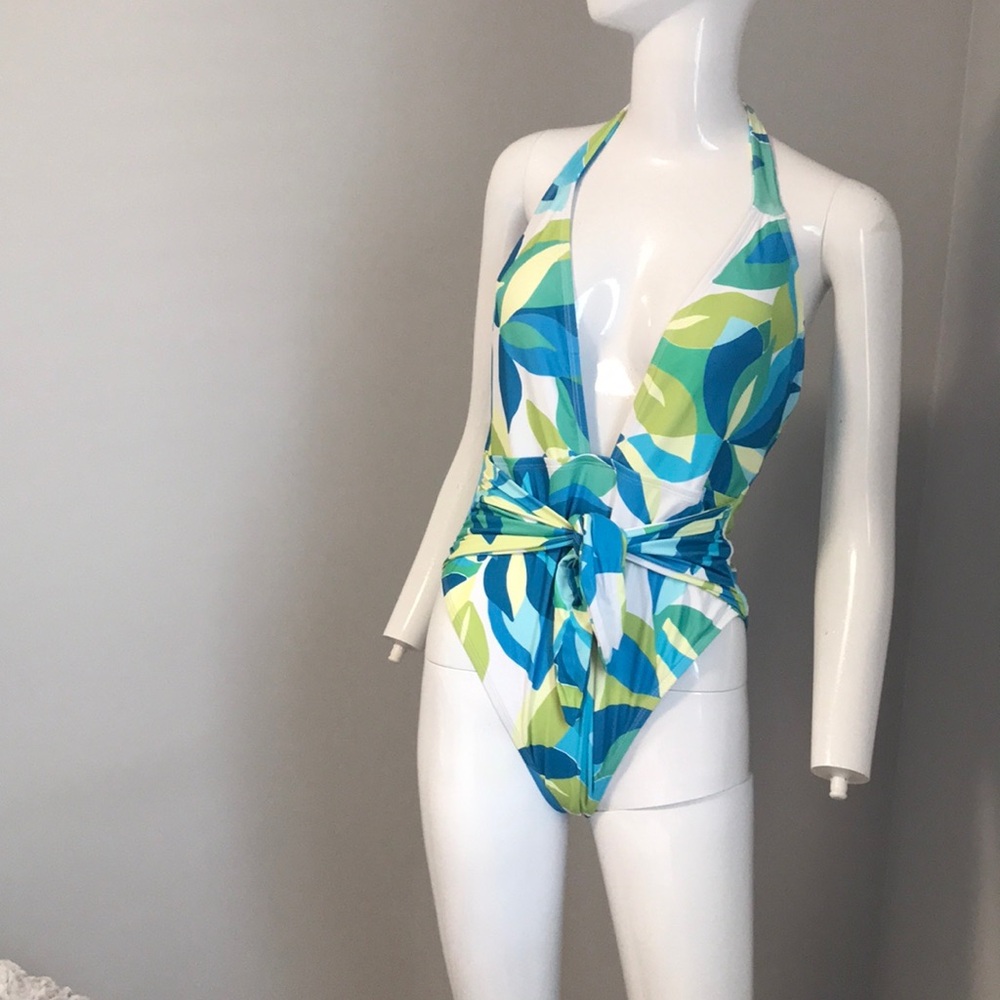 NWT Jessica Simpson Swimwear
